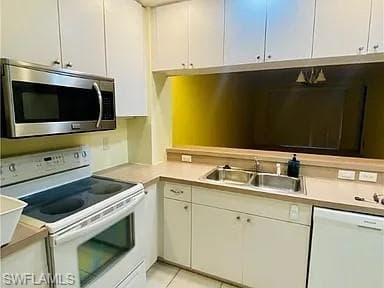 1141 Van Loon Commons CIR 102-3