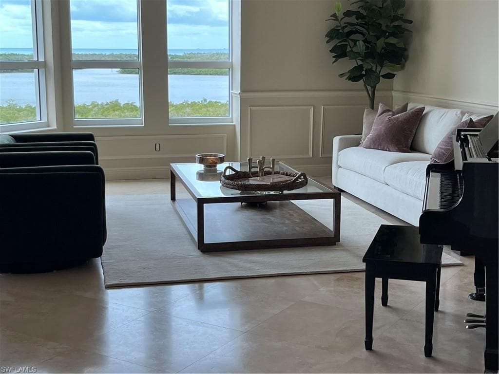 285 Grande WAY 701-1