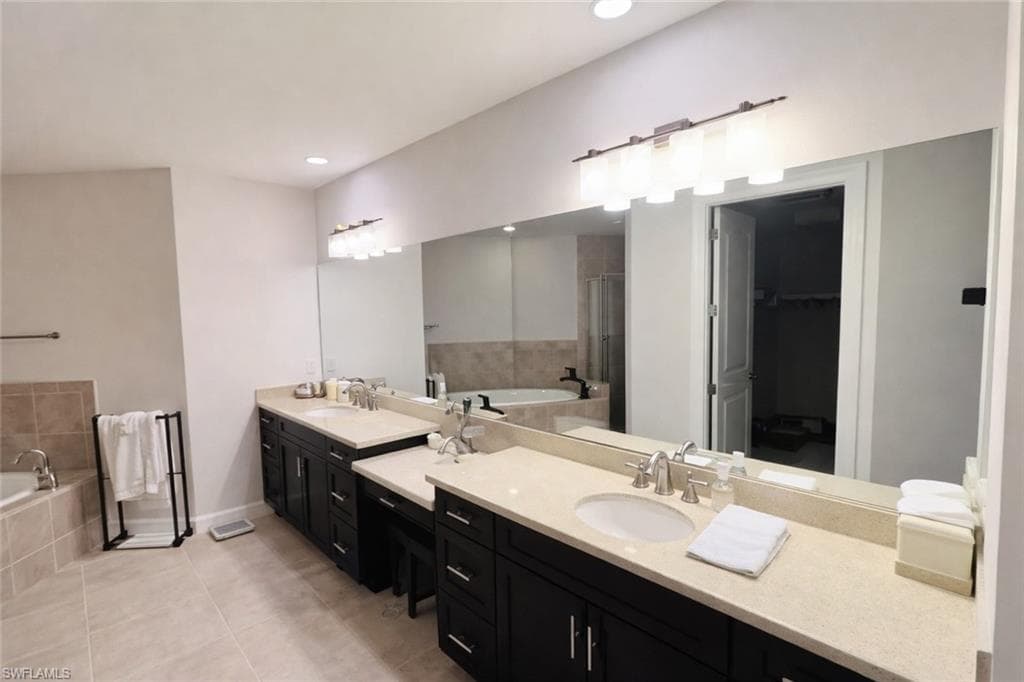 2547 Marquesa Royale LN 3-201-16