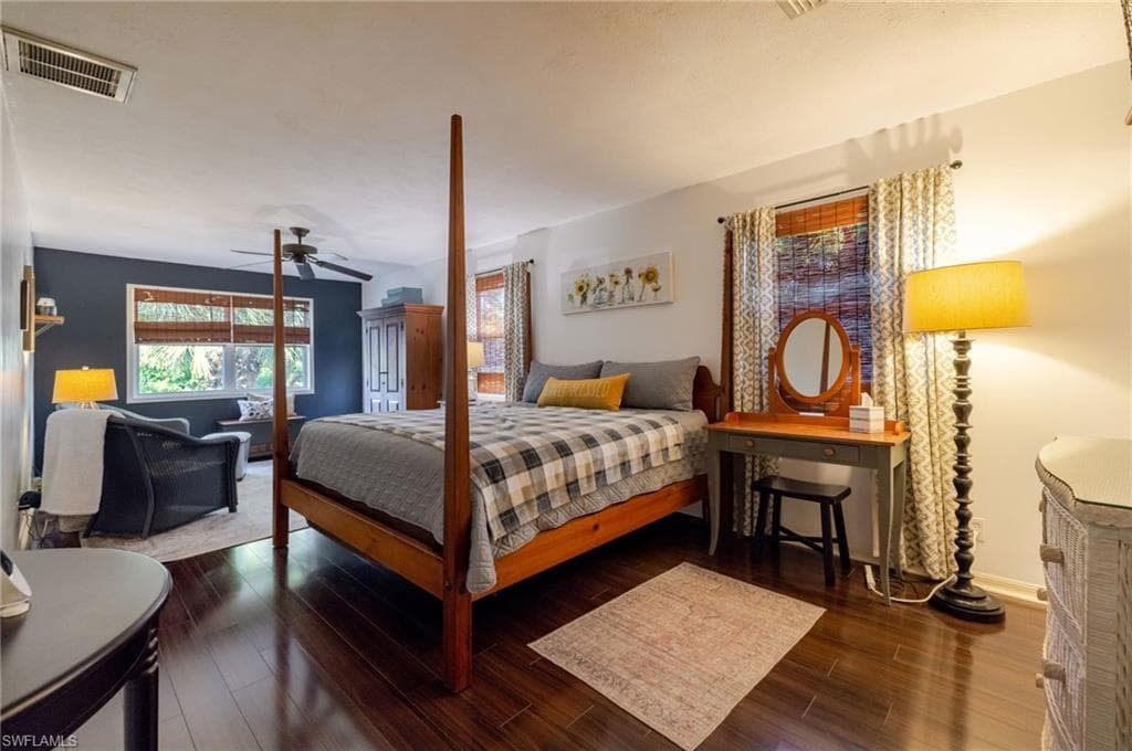 4730 Pembrooke LN-22
