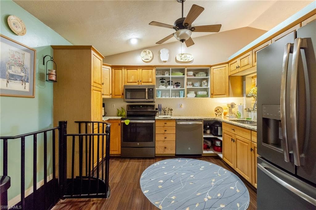 4730 Pembrooke LN-7