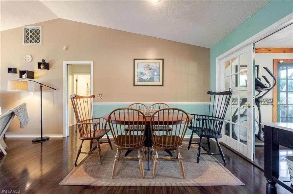 4730 Pembrooke LN-10