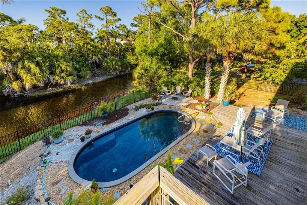 4730 Pembrooke LN-37