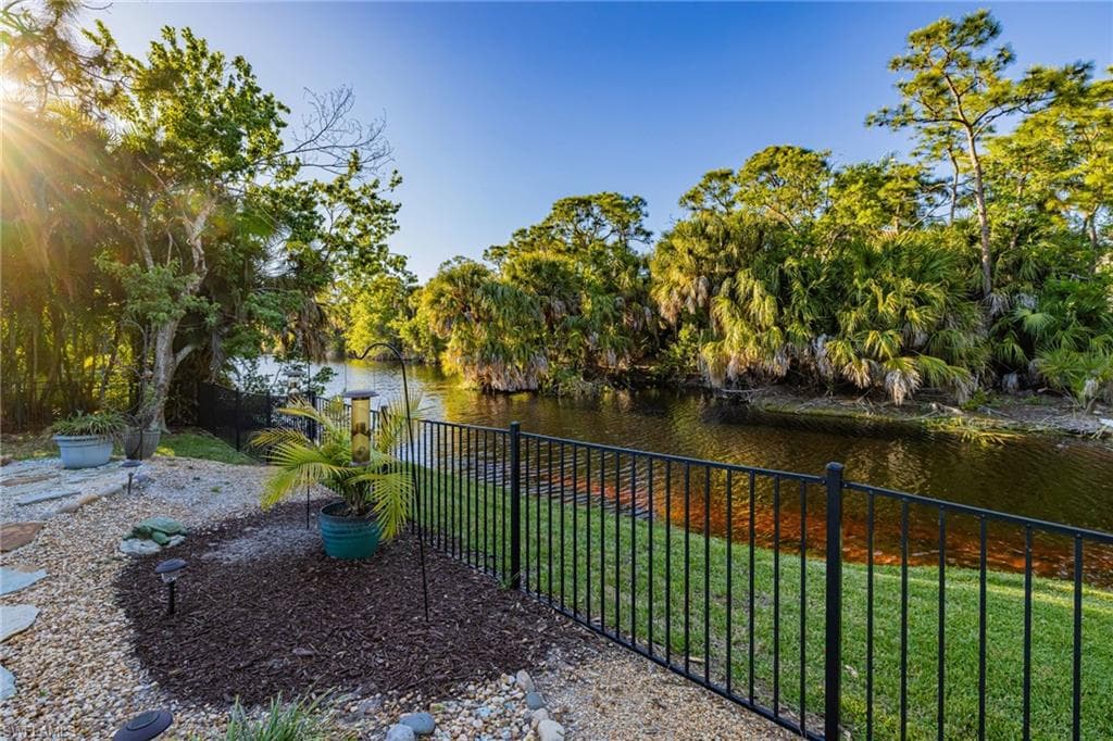 4730 Pembrooke LN-40