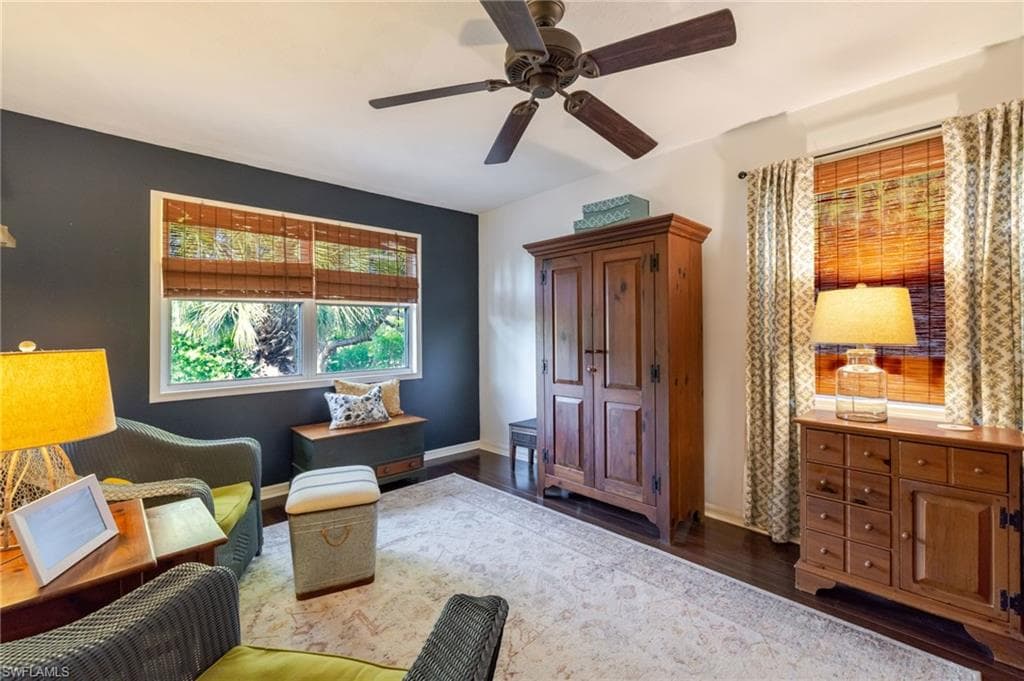 4730 Pembrooke LN-25
