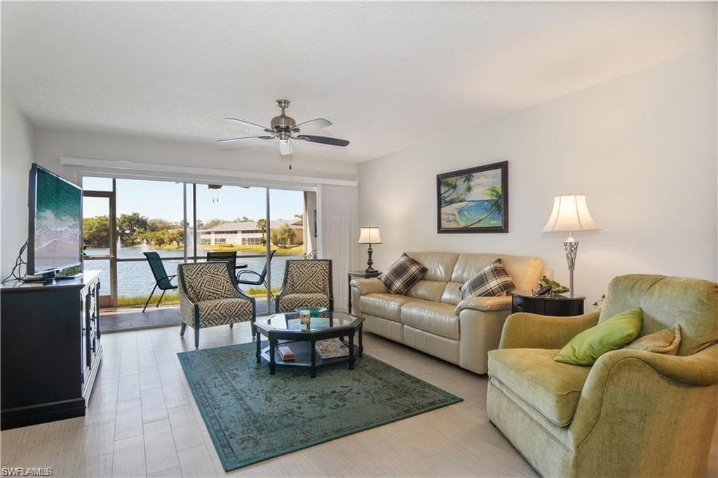 1250 Yesica Ann CIR E102-6