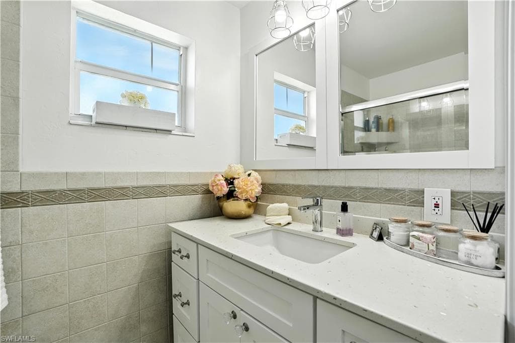 1063 22nd AVE N-24