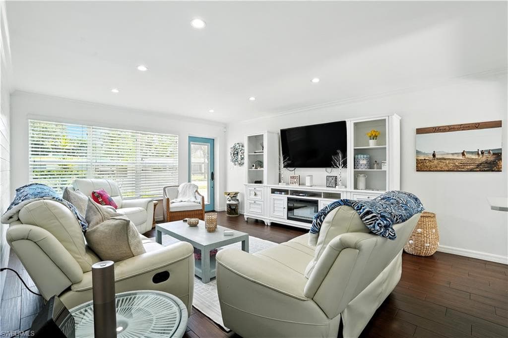 1063 22nd AVE N-8