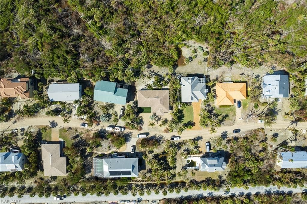 240 Southwinds DR-32