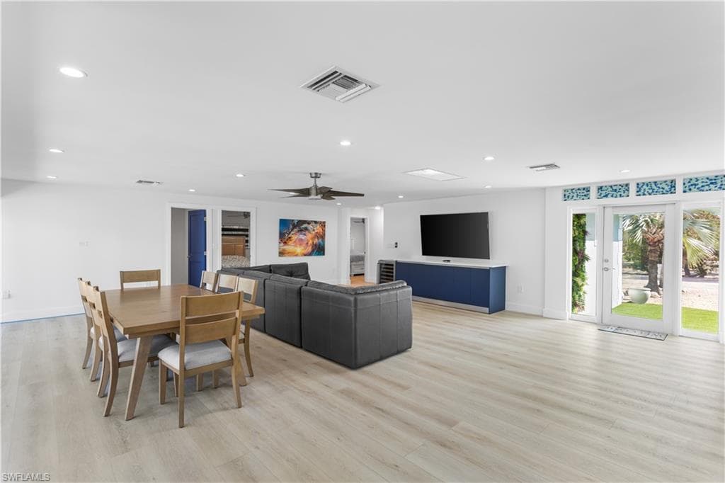 240 Southwinds DR-14