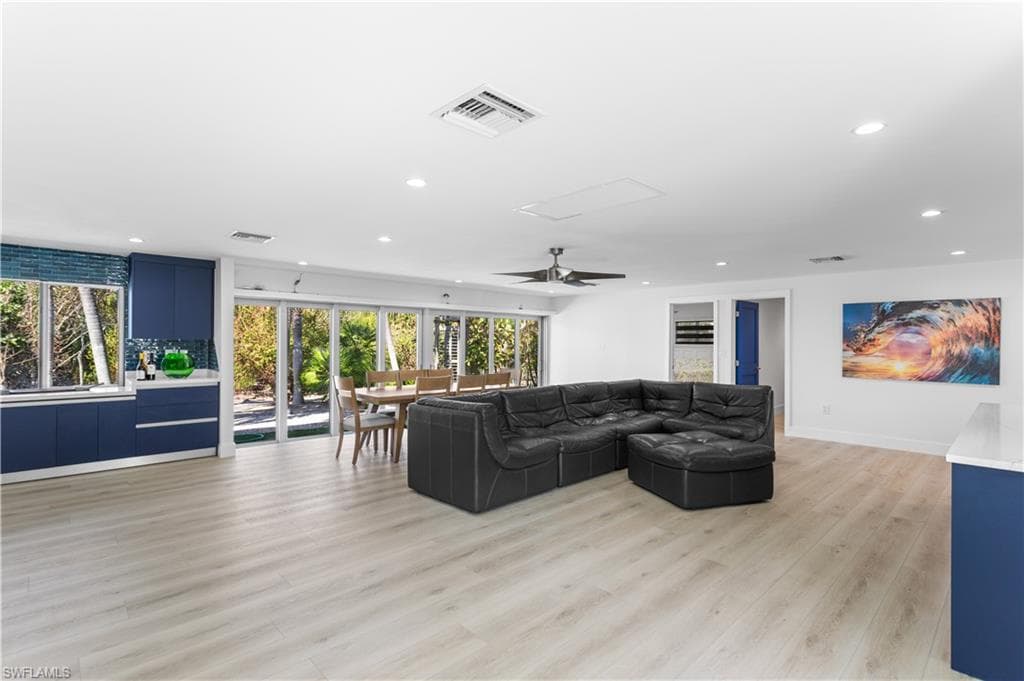 240 Southwinds DR-4