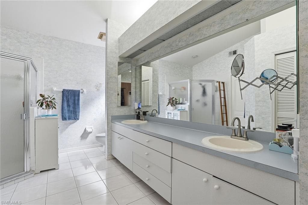 8128 Breton CIR-19