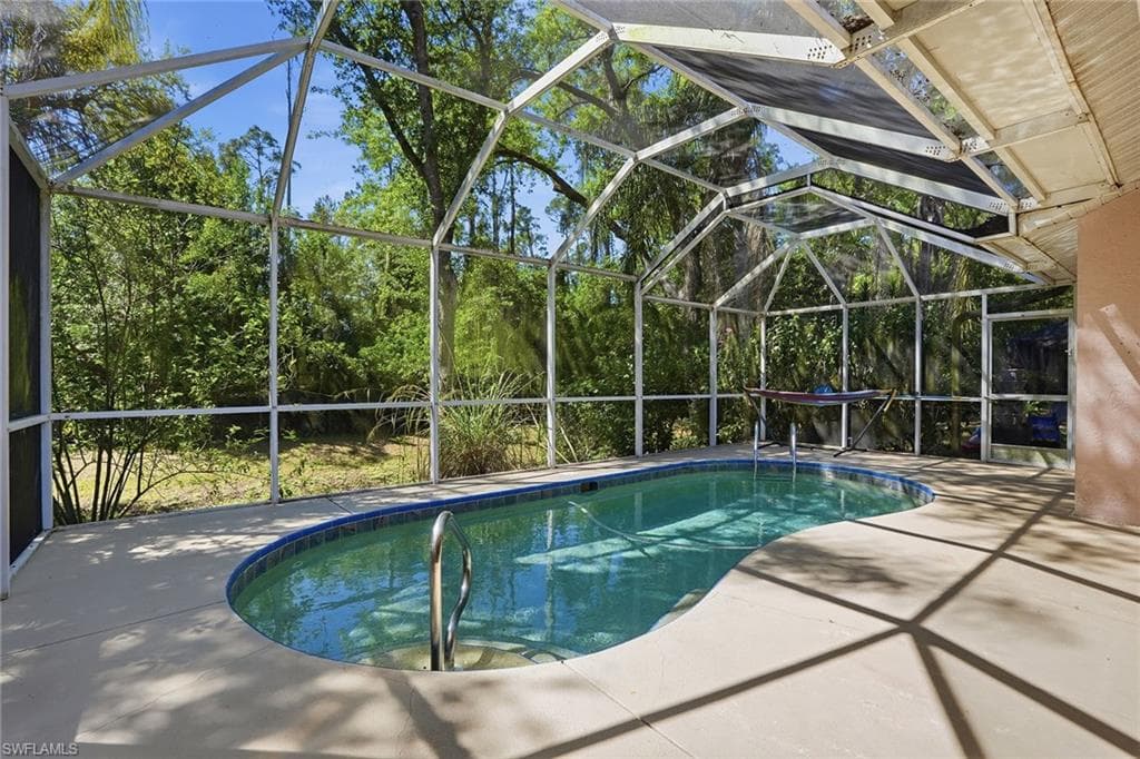 8128 Breton CIR-31