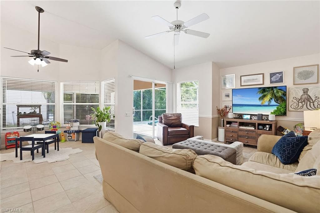 8128 Breton CIR-8