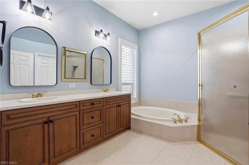 6039 Fairway CT-16