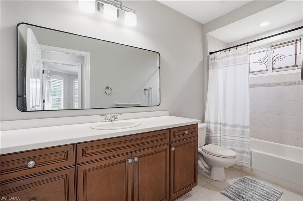 6039 Fairway CT-18