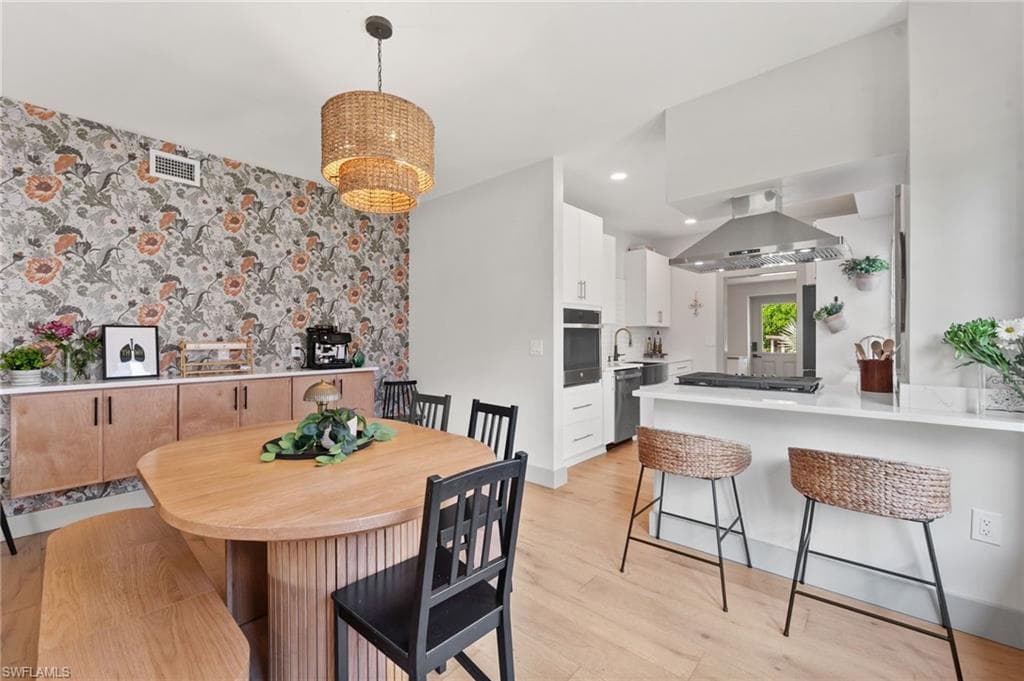 2647 Michigan AVE-13