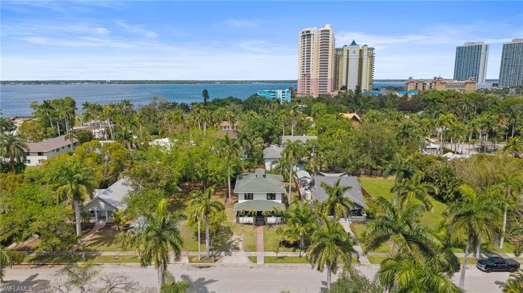 2647 Michigan AVE-47