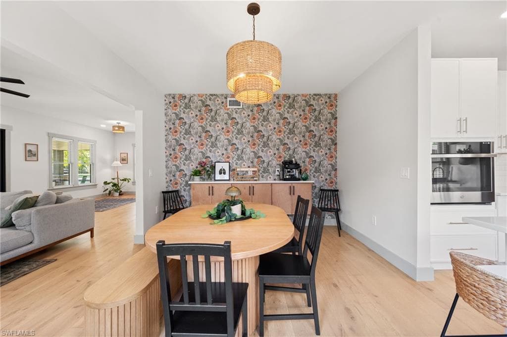 2647 Michigan AVE-12