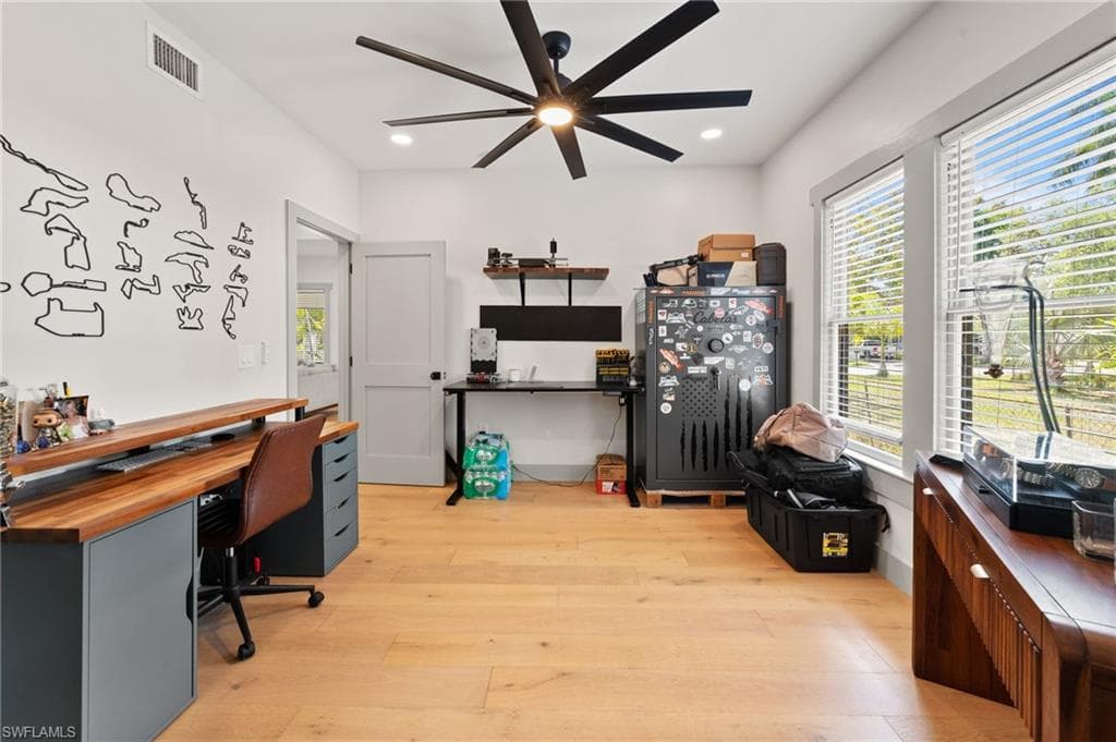 2647 Michigan AVE-20