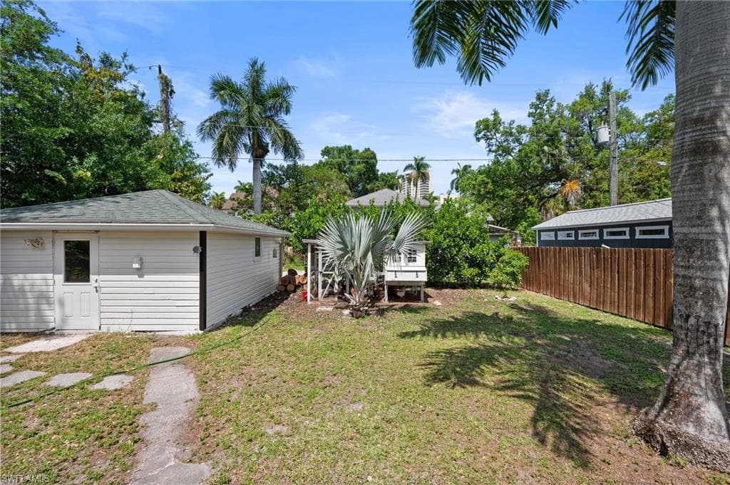 2647 Michigan AVE-34