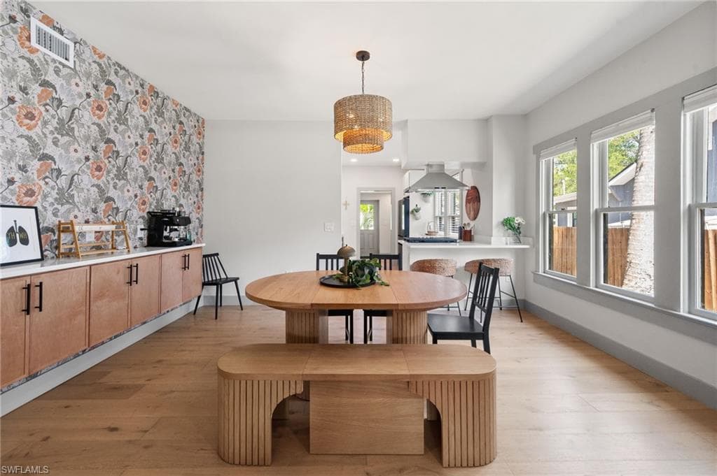 2647 Michigan AVE-11