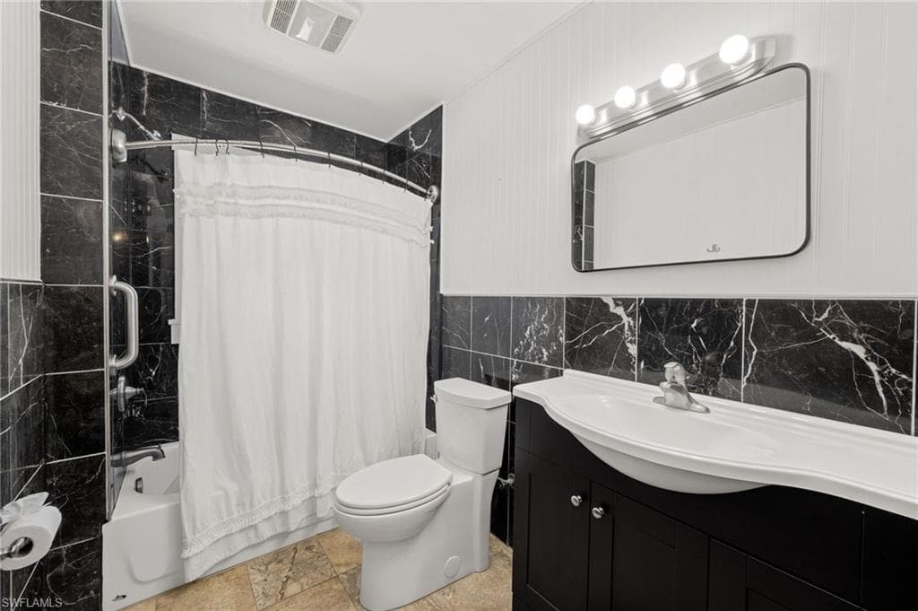 2647 Michigan AVE-29
