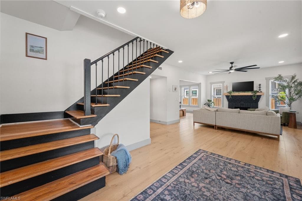 2647 Michigan AVE-8