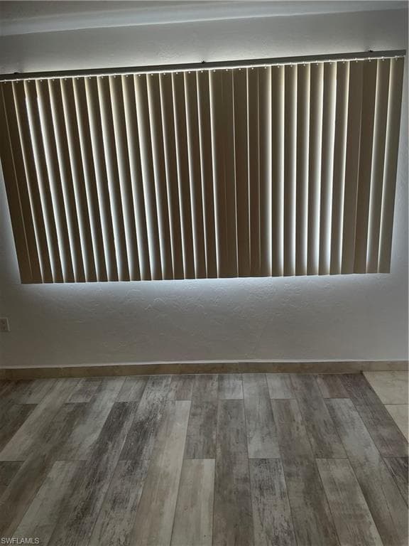 4906 Victoria DR 313-5