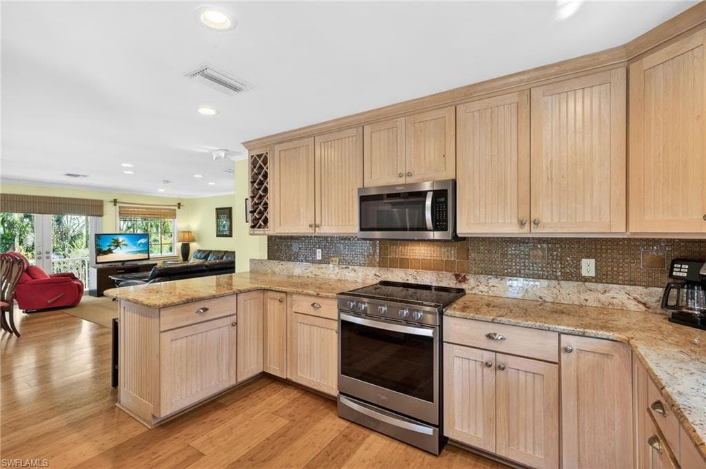 11536 Wightman LN-16