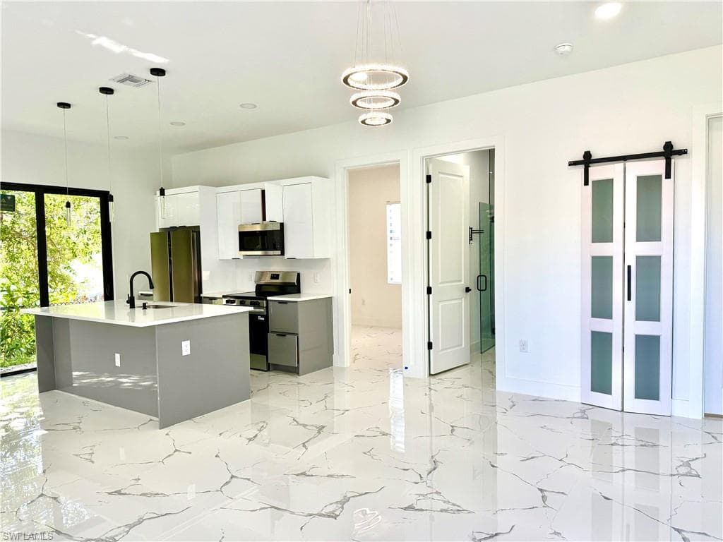 914 Sunrise BLVD-7