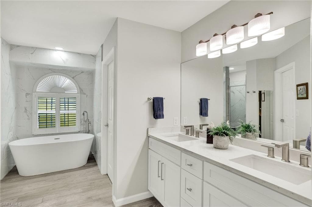9820 Alhambra LN-10