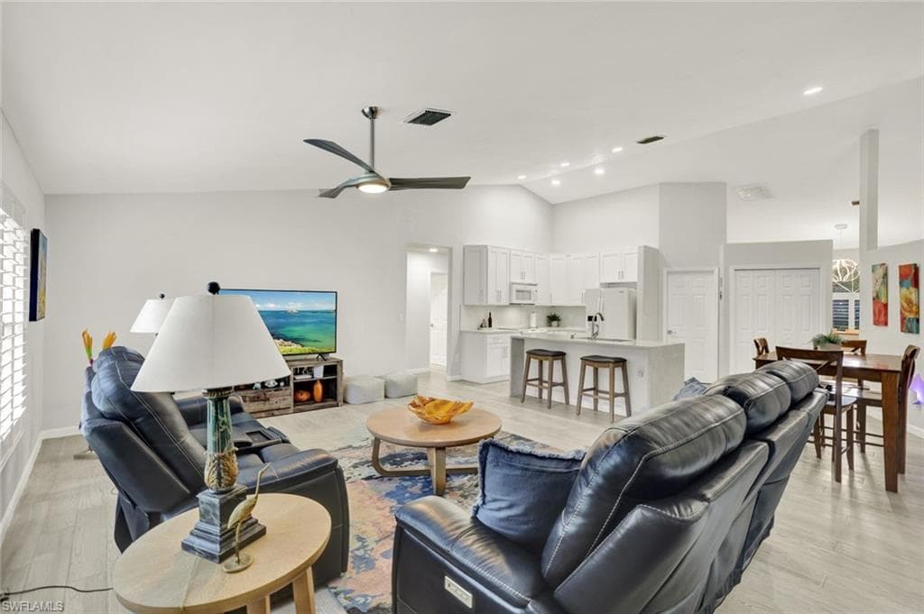 9820 Alhambra LN-4
