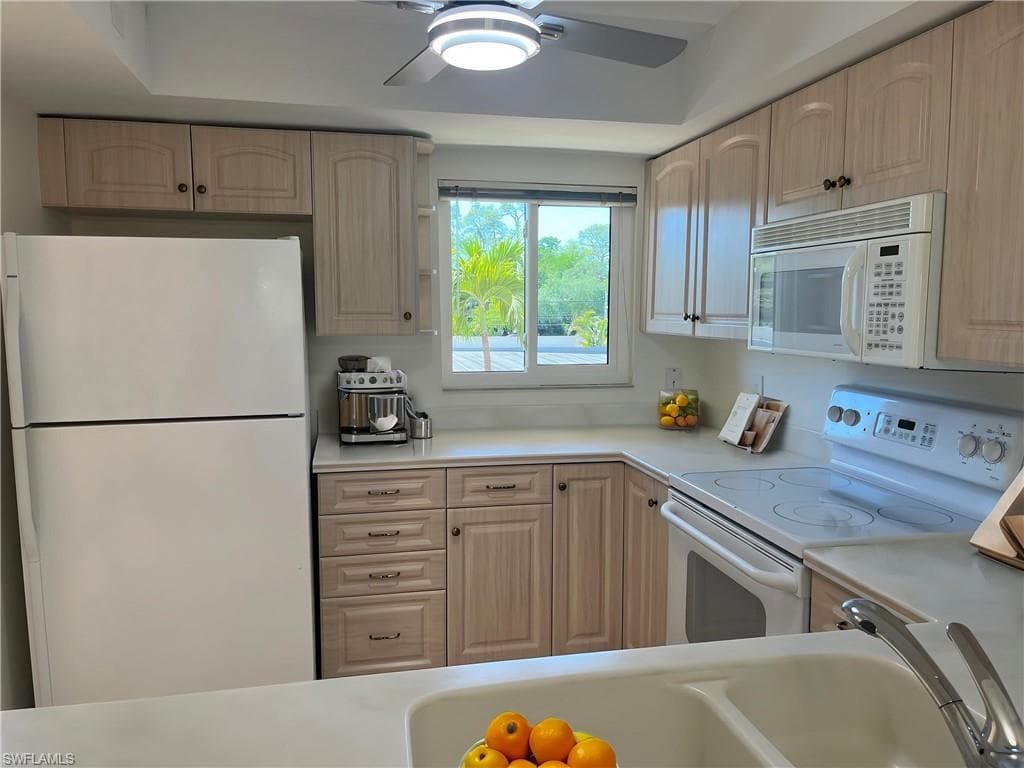 7402 Lake Breeze DR 202-3