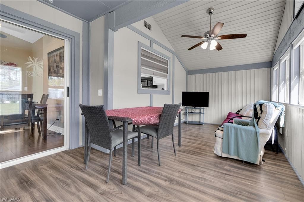 10438 Lakeport CT-16