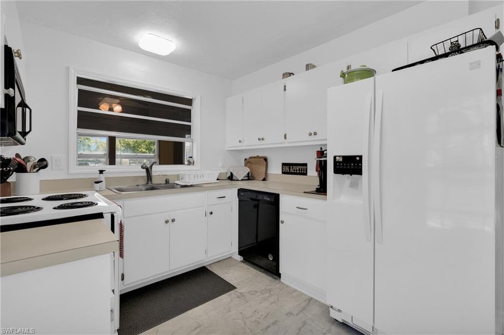 10438 Lakeport CT-14
