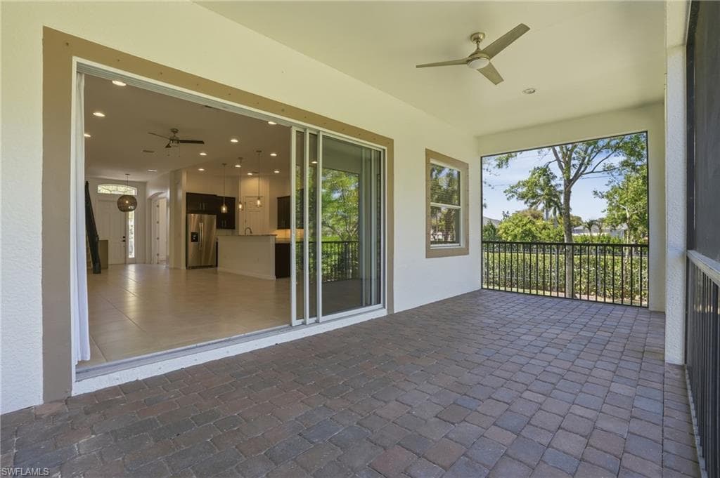 8752 Banyan Bay BLVD-25