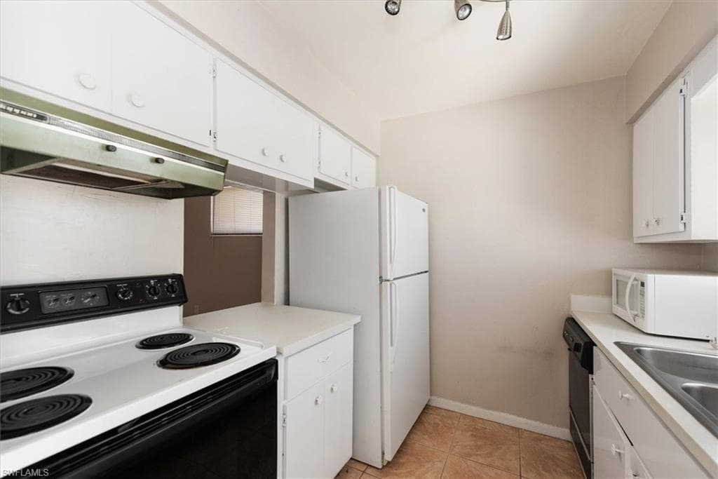 712 Joel BLVD-12