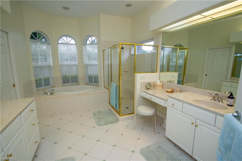 8229 Allendale CT-26