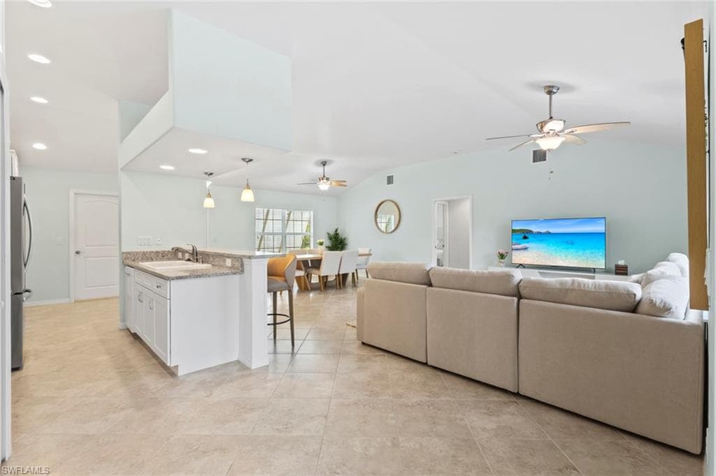 11693 OAKLAND DR-7