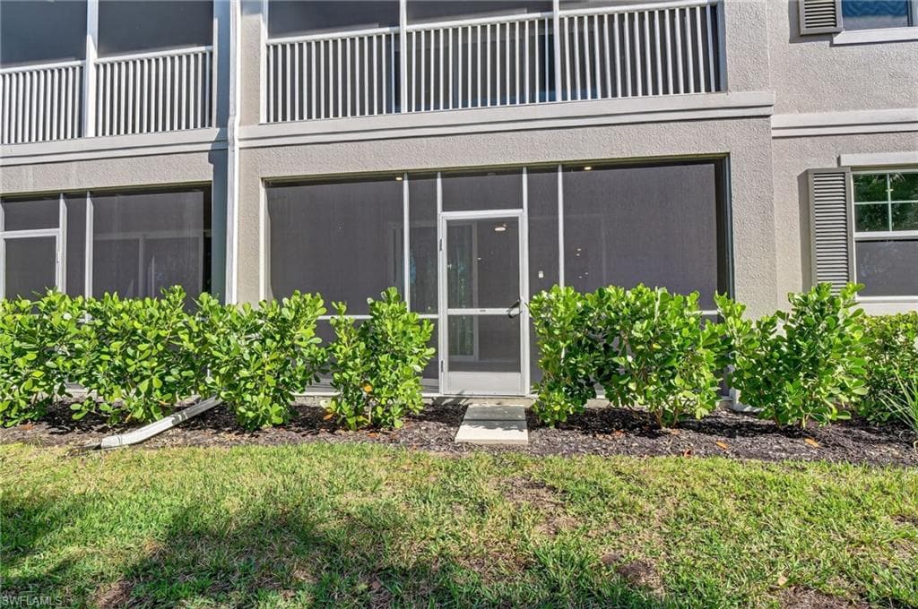286 Indies DR E 101-17