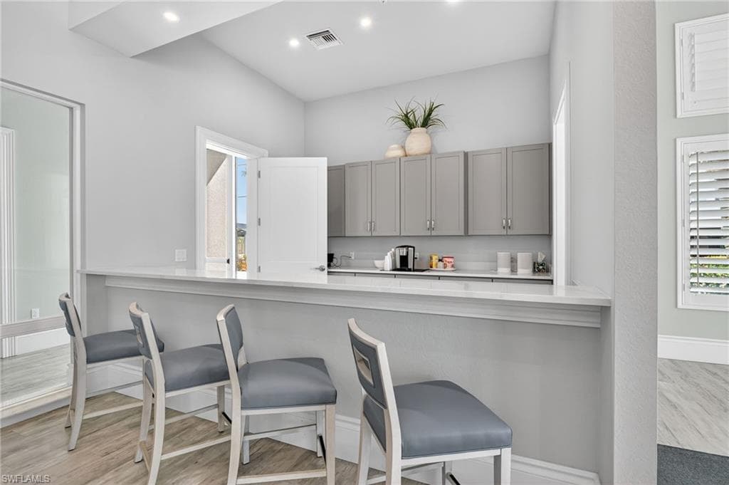 286 Indies DR E 101-26