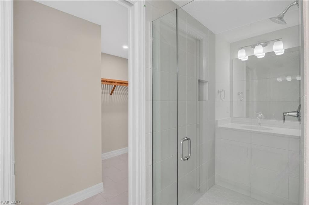 286 Indies DR E 101-10