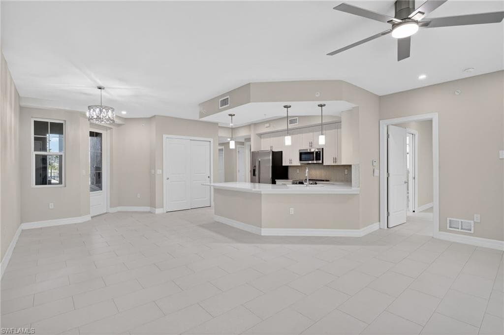 286 Indies DR E 101-4
