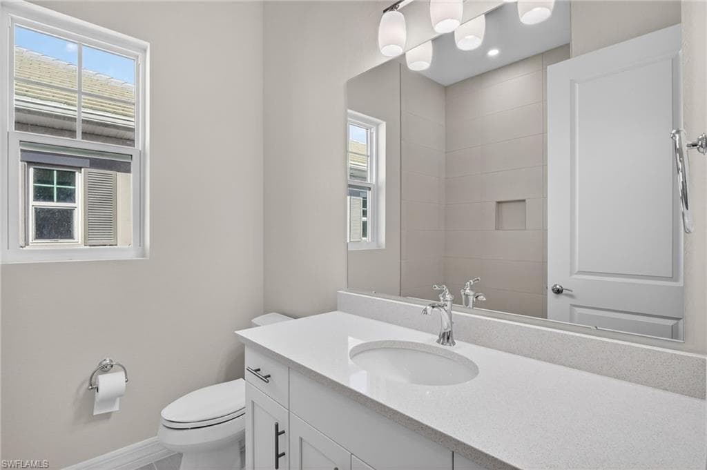286 Indies DR E 202-14