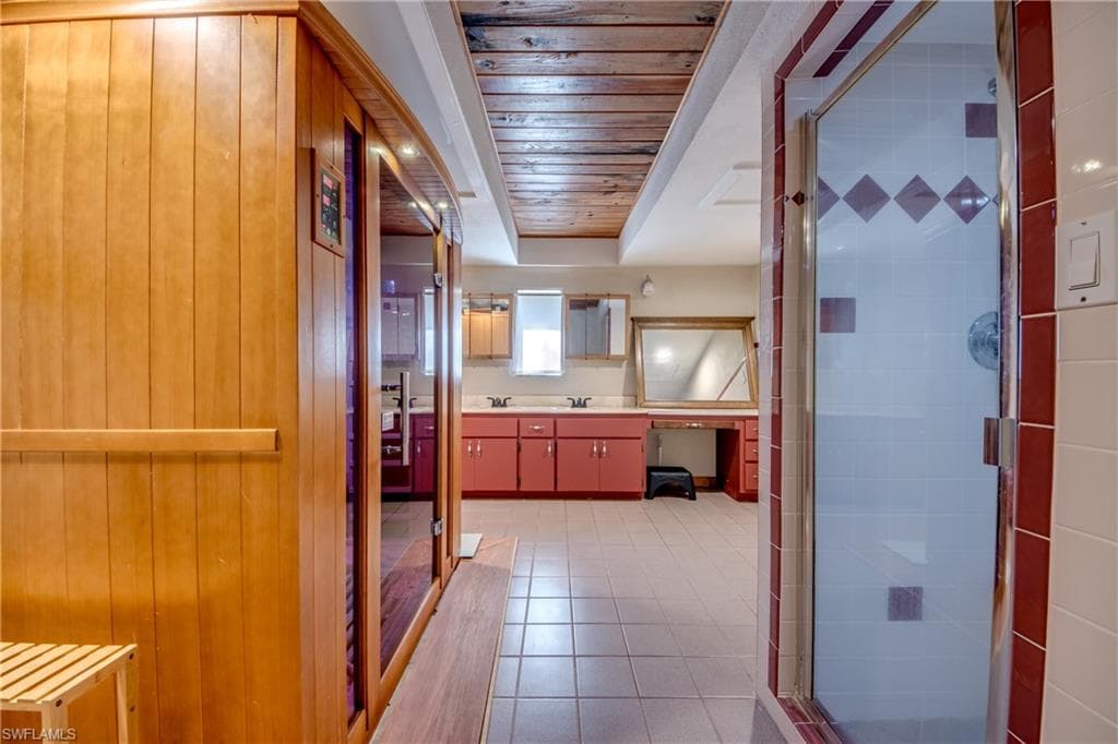5121 Muddy LN-16