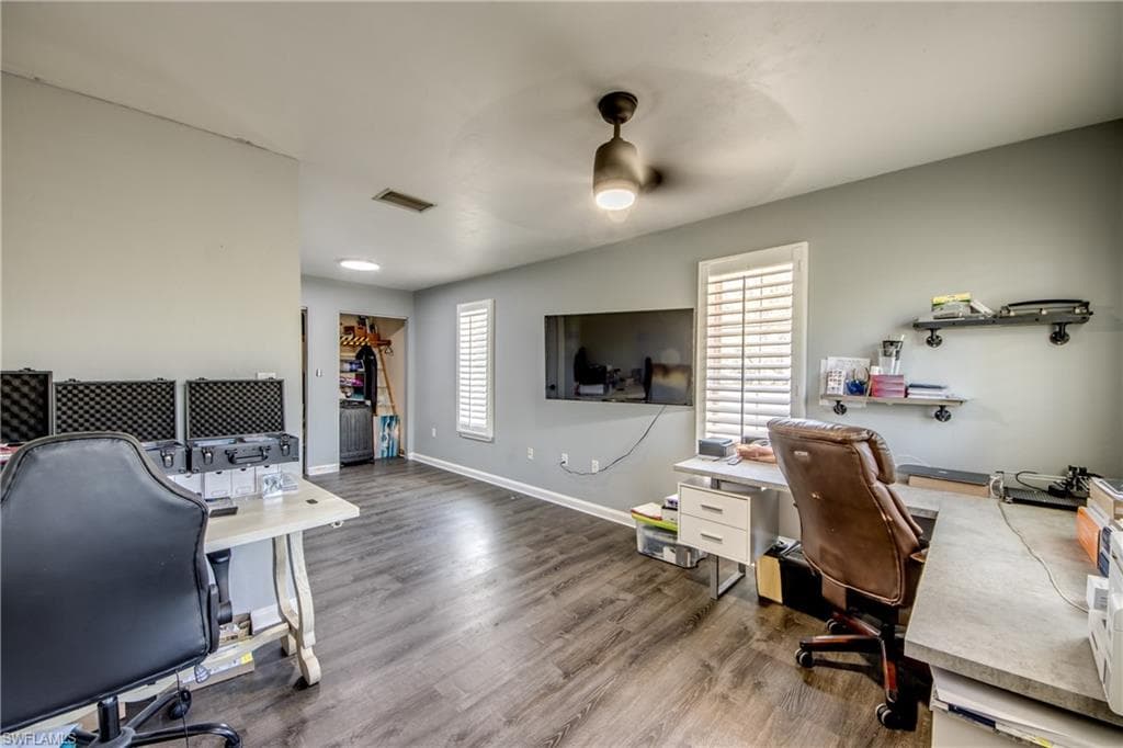 5121 Muddy LN-28