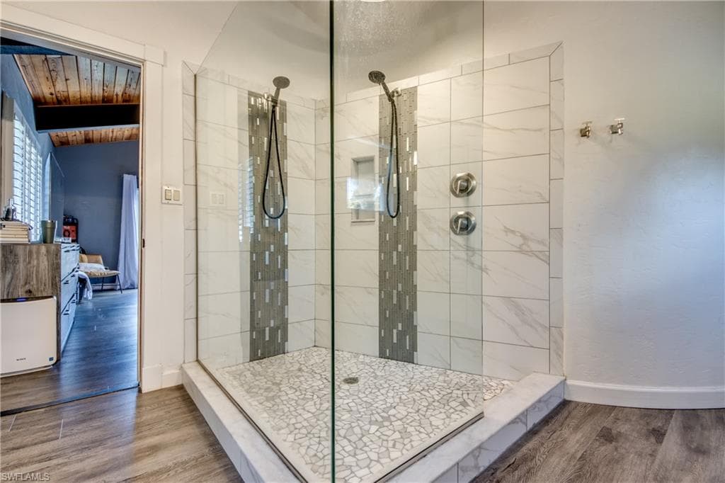 5121 Muddy LN-25