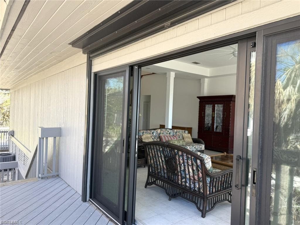 484 Gulf Bend DR-20