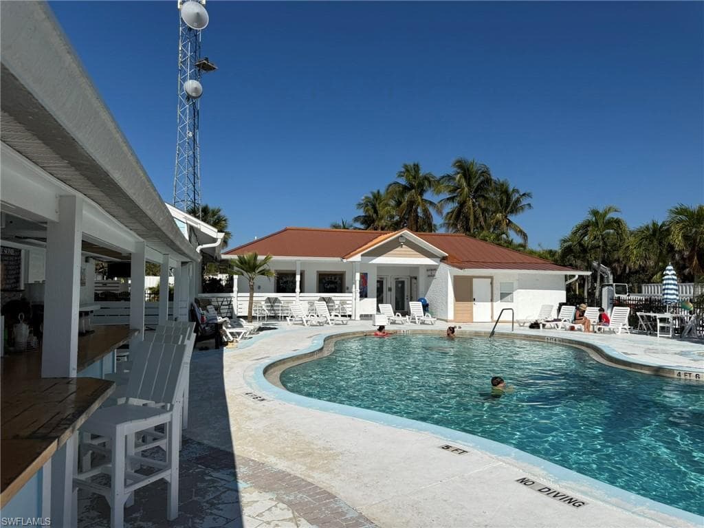484 Gulf Bend DR-48
